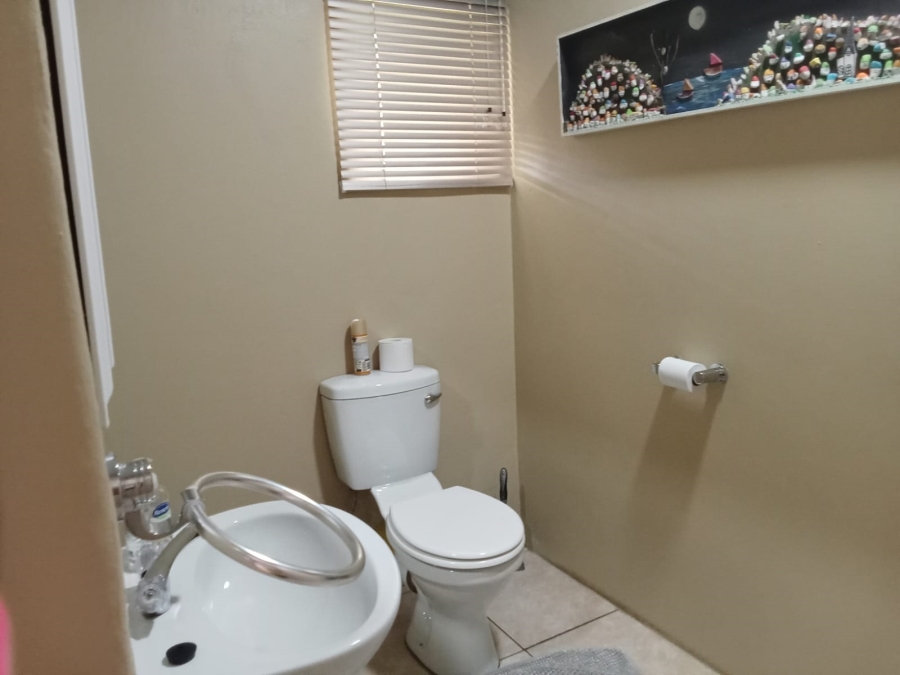 6 Bedroom Property for Sale in Deneysville Free State